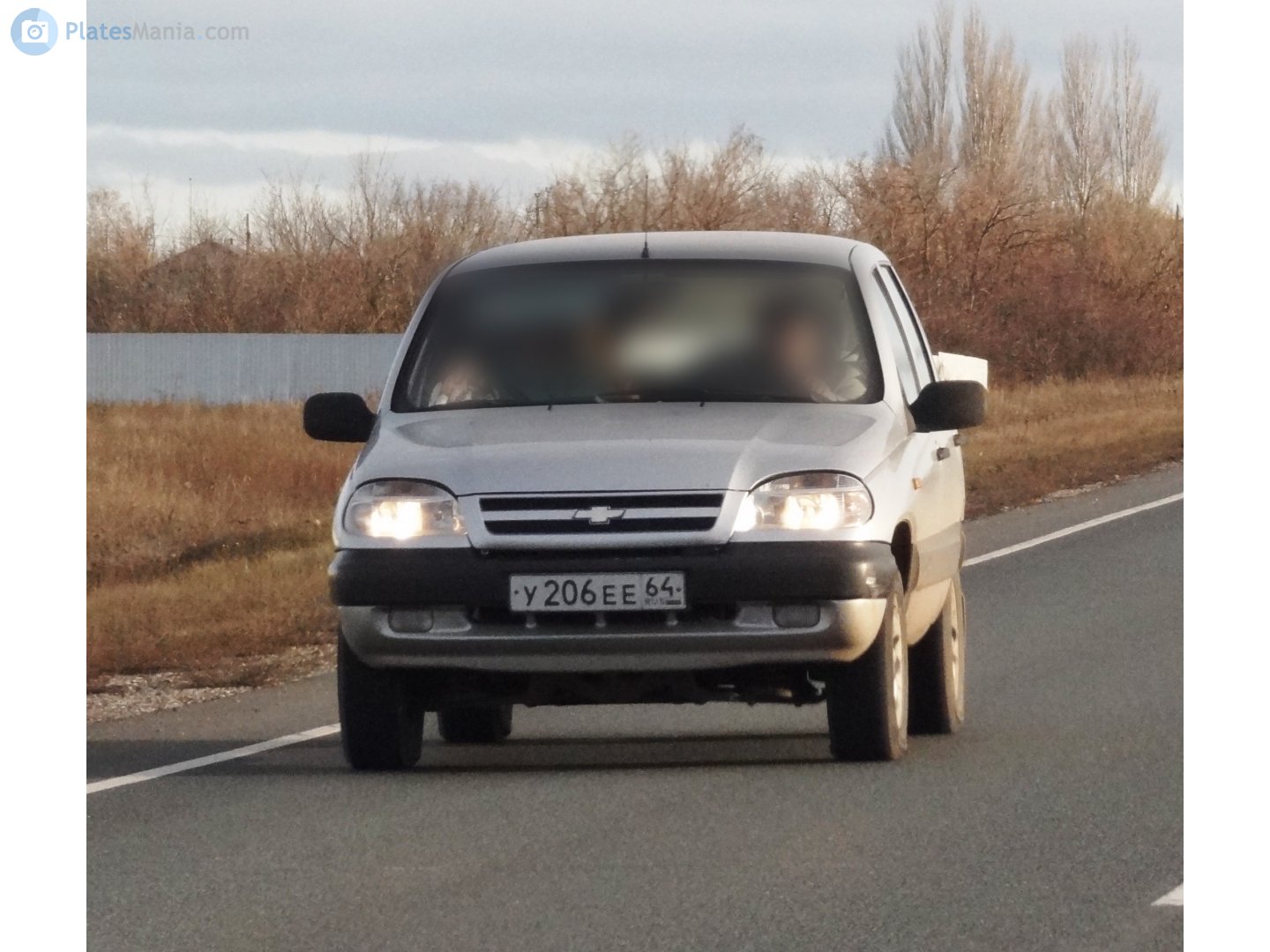 у 206 ее 64, Chevrolet 2123 Niva 1st gen, 2002–2009