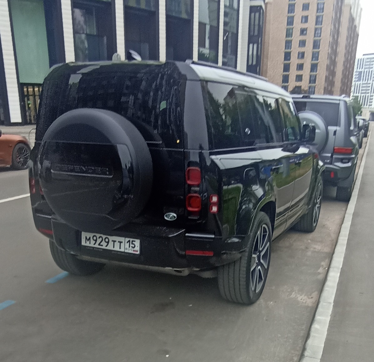 м 929 тт 15, Land Rover Defender 