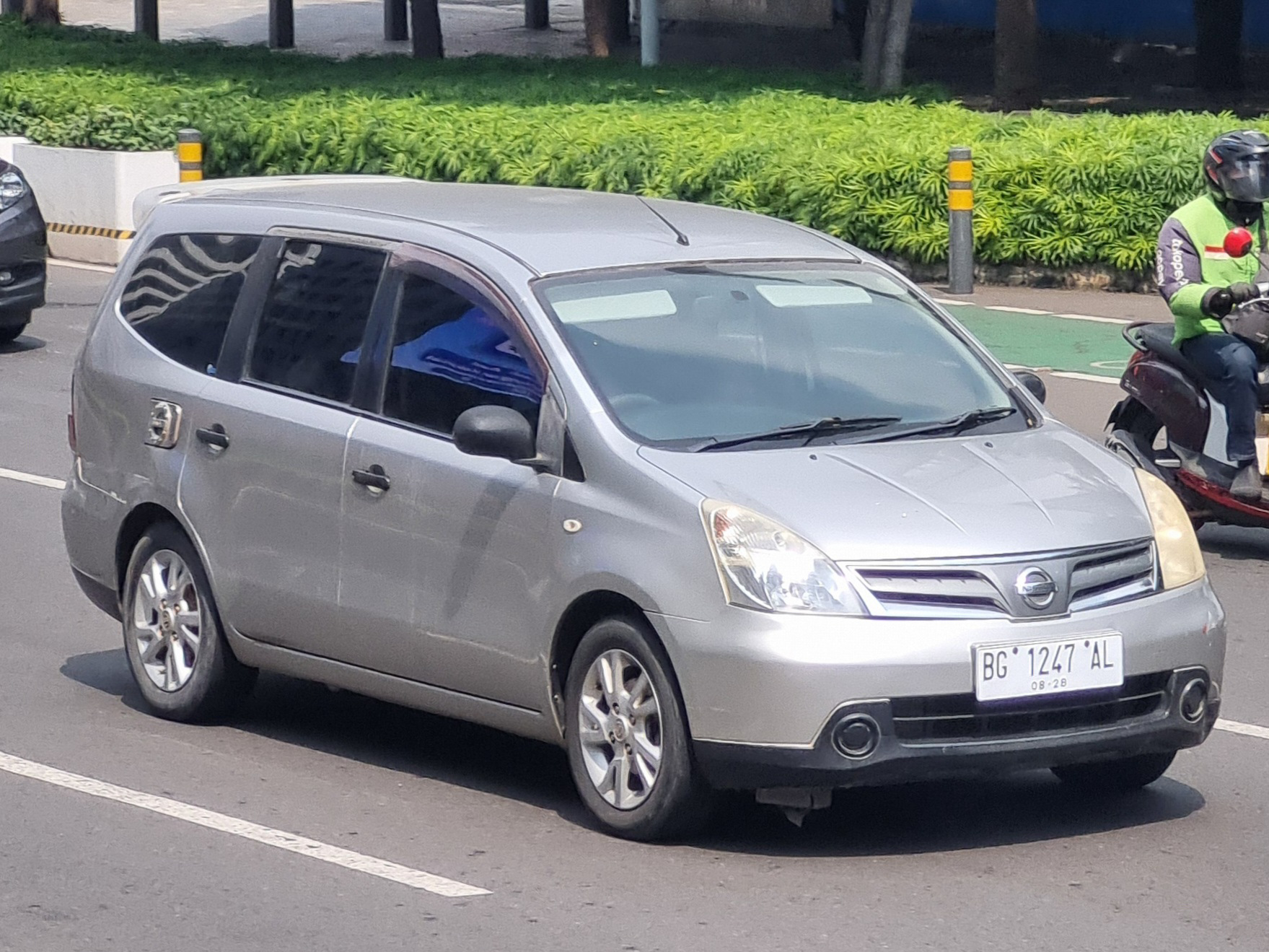 BG 1247 AL, Nissan Livina 1st gen Grand Livina (Geniss) (L10), 2006–2015