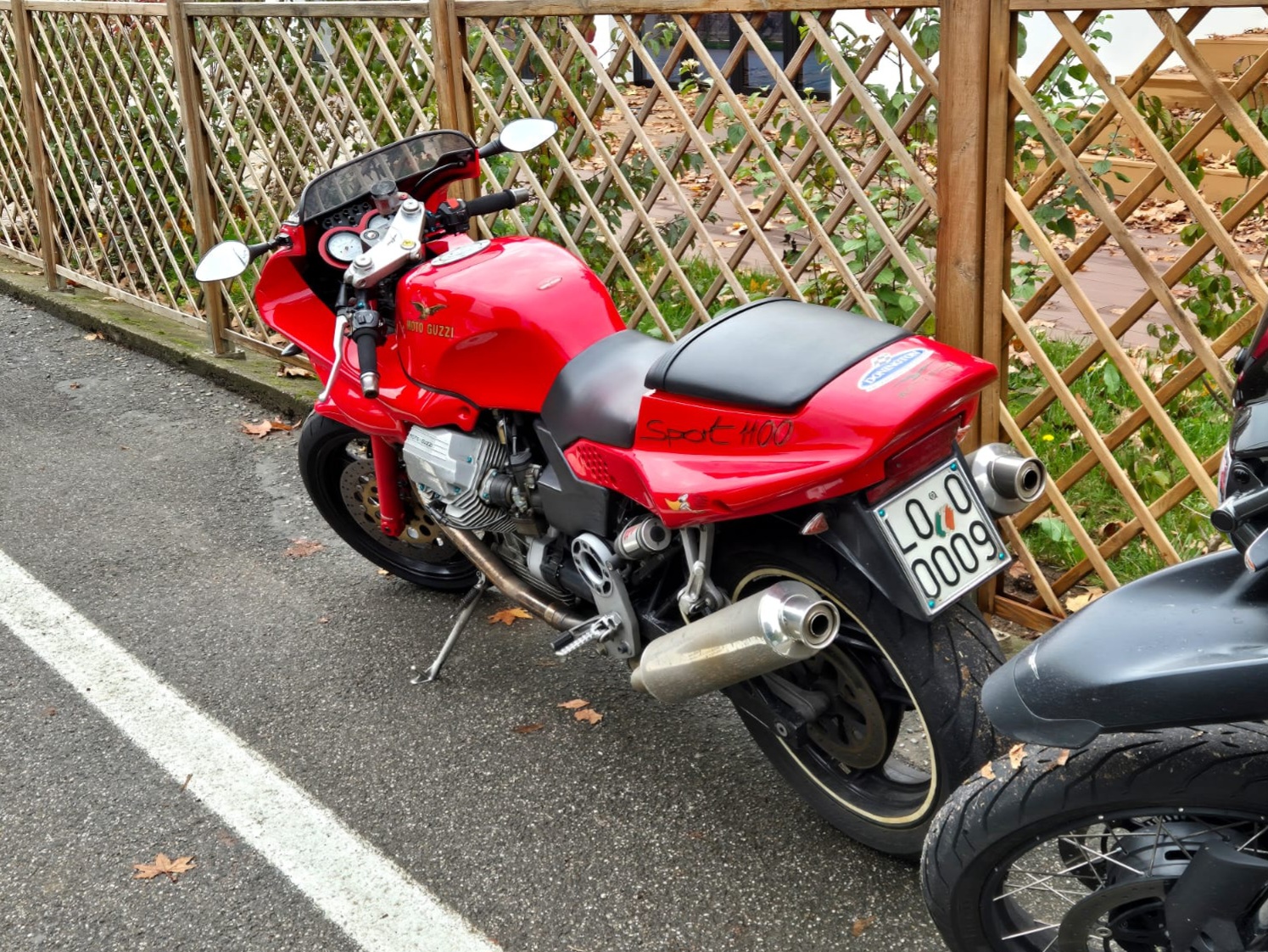 LO 00009, Moto Guzzi 1100 Sport 