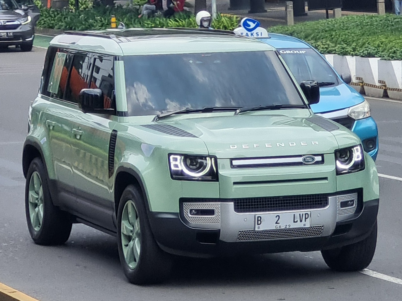 B 2 LVP, Land Rover Defender 2nd gen 110