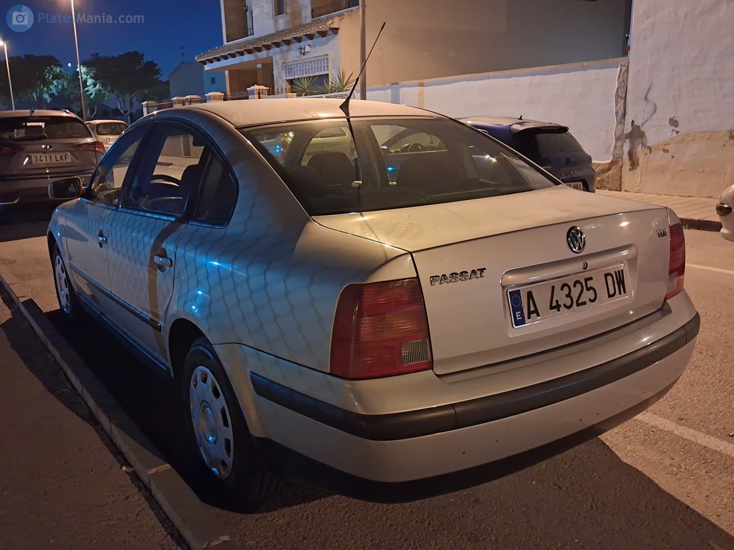 A 4325 DW, Volkswagen Passat 5th gen Sedan (B5; 3B), 1996–2000