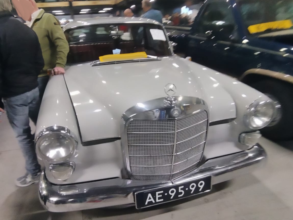 AE-95-99, Mercedes-Benz E-Klasse 190–230 Sedan (W110), 1961­–1968