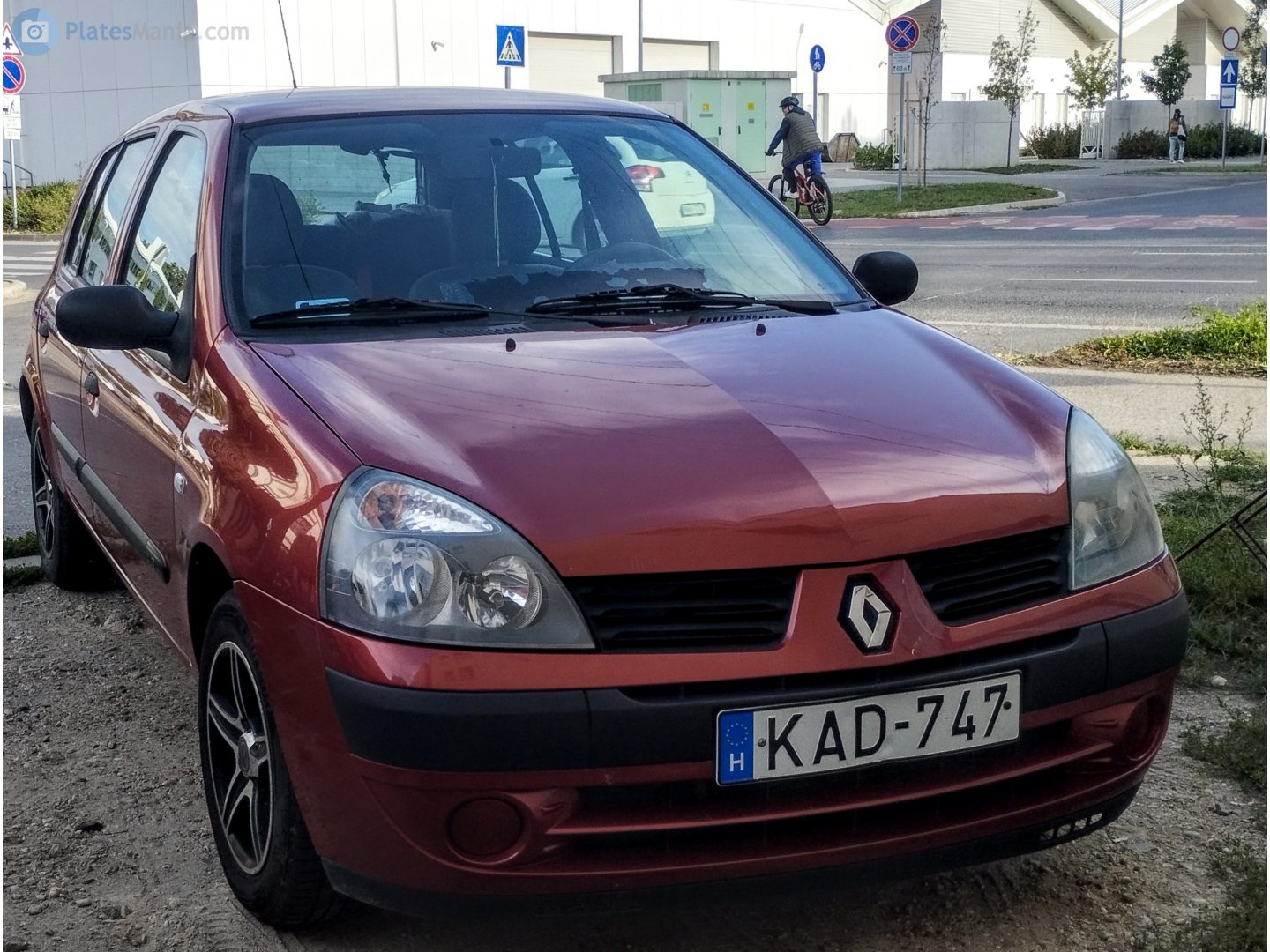 KAD-747, Renault Clio 2nd gen 5-door Hatch (B65), 1st facelift, 2001–2006