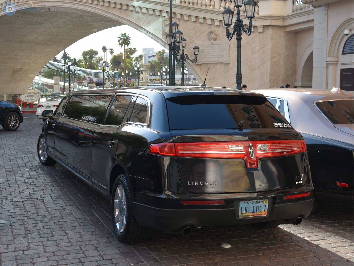 LVL1O17, Lincoln MKT 1st gen (D472), 2009–2019