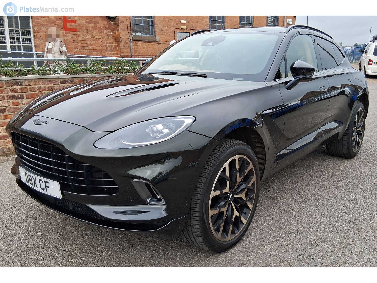 D8XCF, Aston Martin DBX DBX, 2020–2024