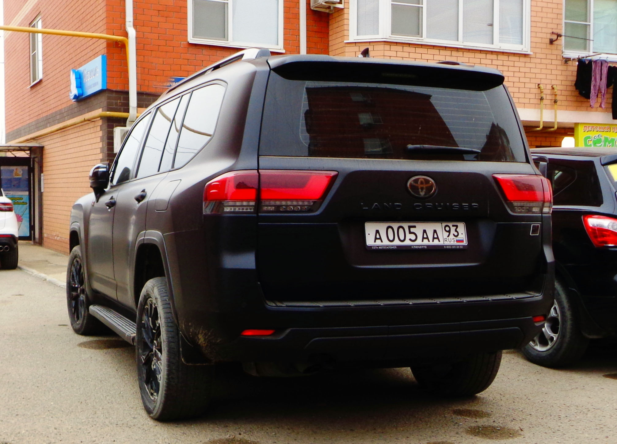 а 005 аа 93, Toyota Land Cruiser 300 (J300), 2021–