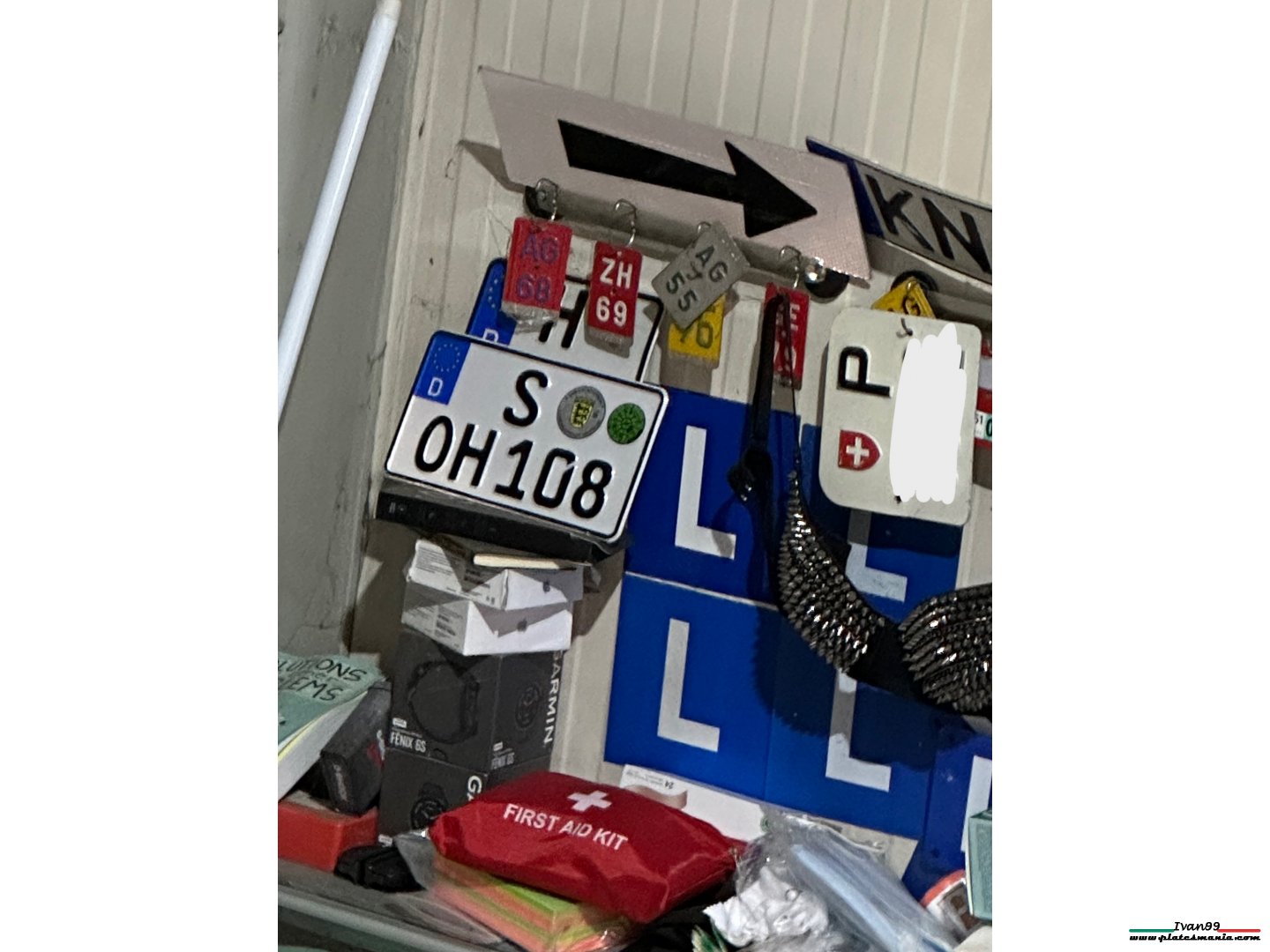 S OH 108, License plate without vehicle 