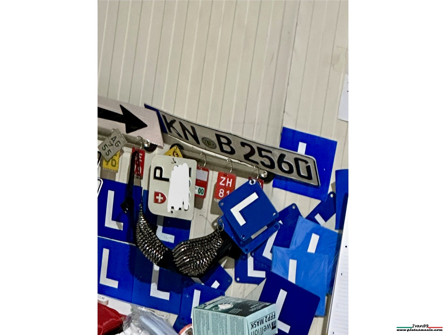 KN B 2560, License plate without vehicle 