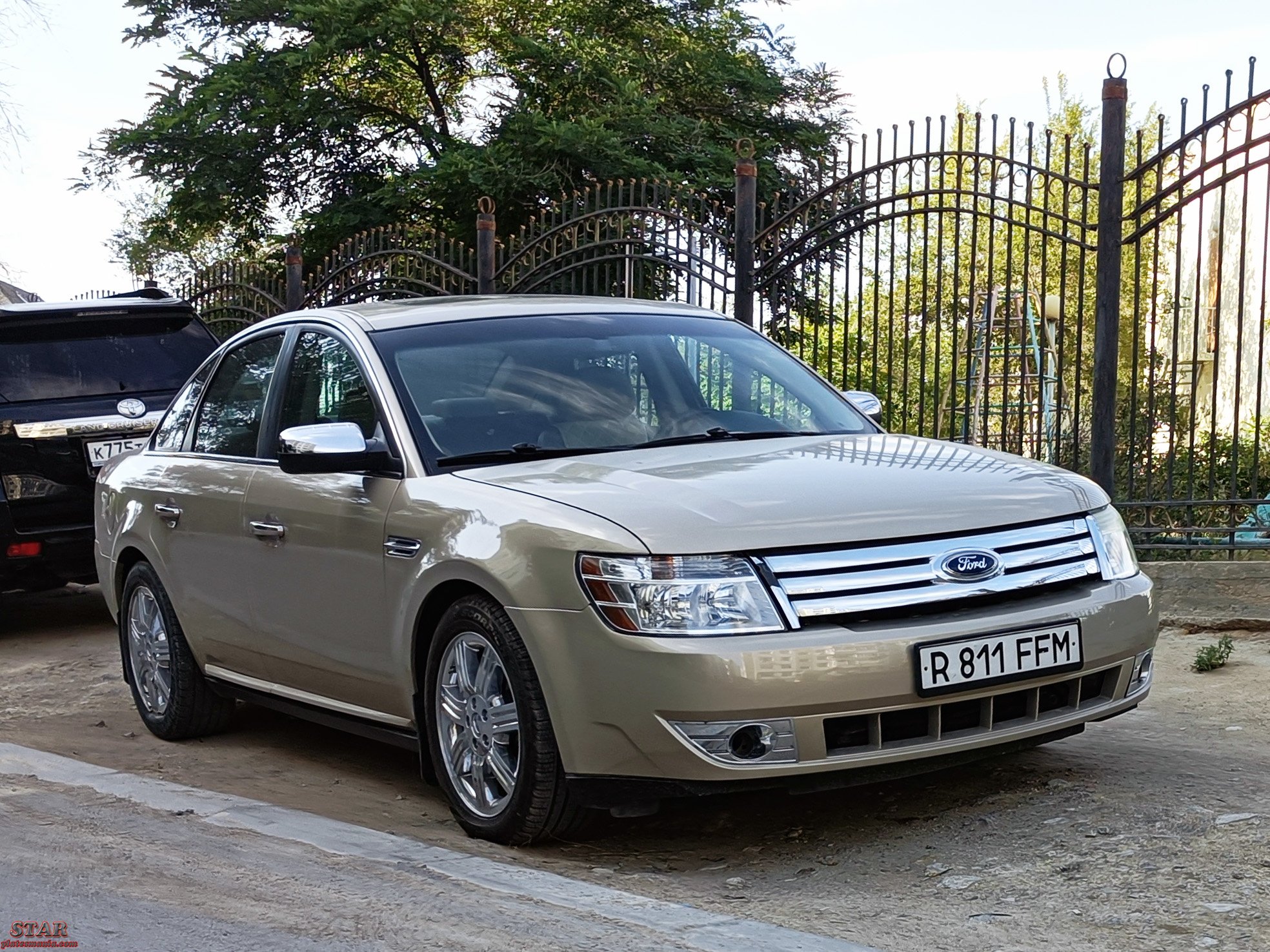 R 811 FFM, Ford Five Hundred 1st gen (D258; Middle East-market), facelift, 2007–2009