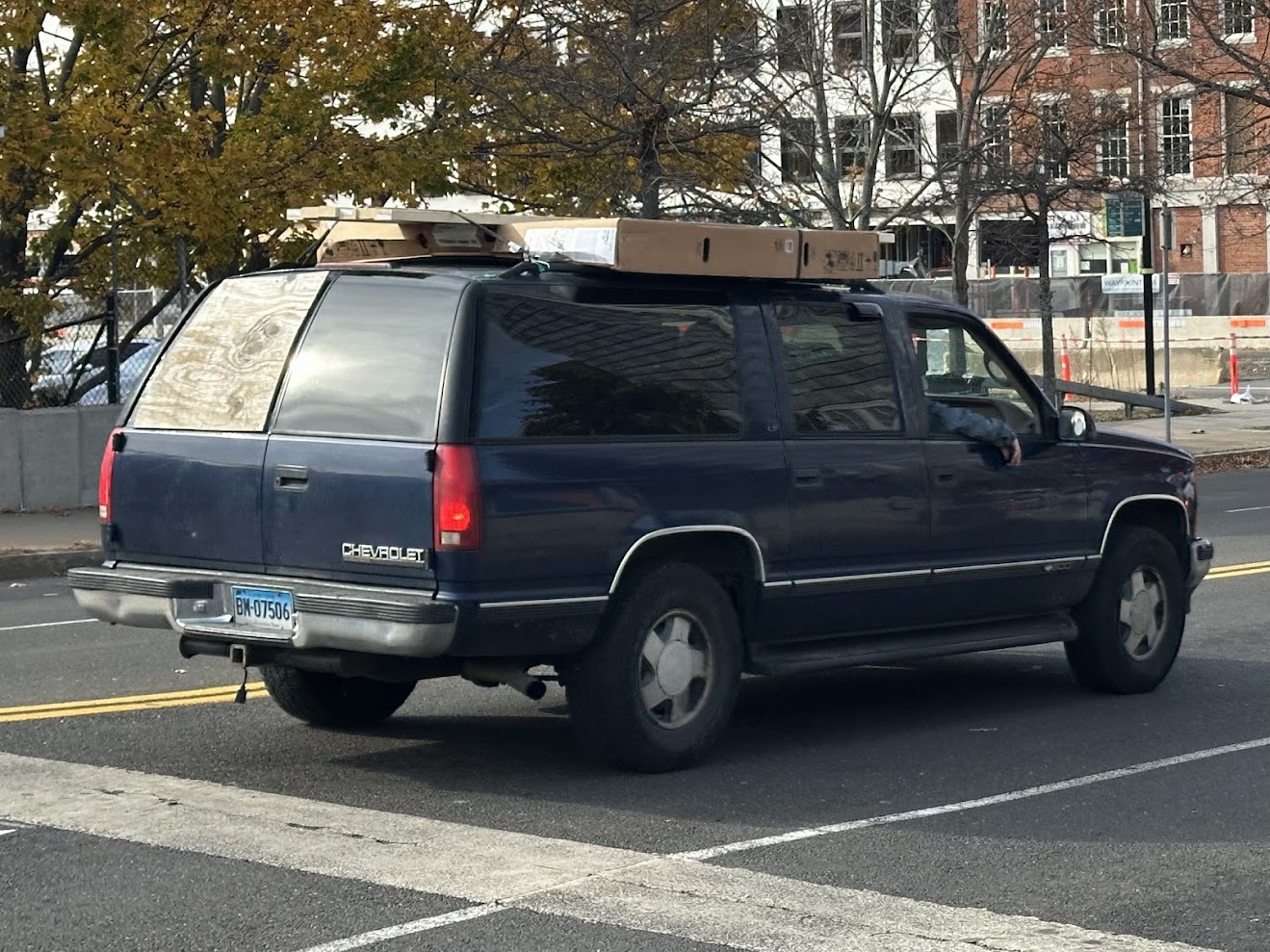 BM-07506, Chevrolet Suburban 8th gen (GMT400), 1991–1999