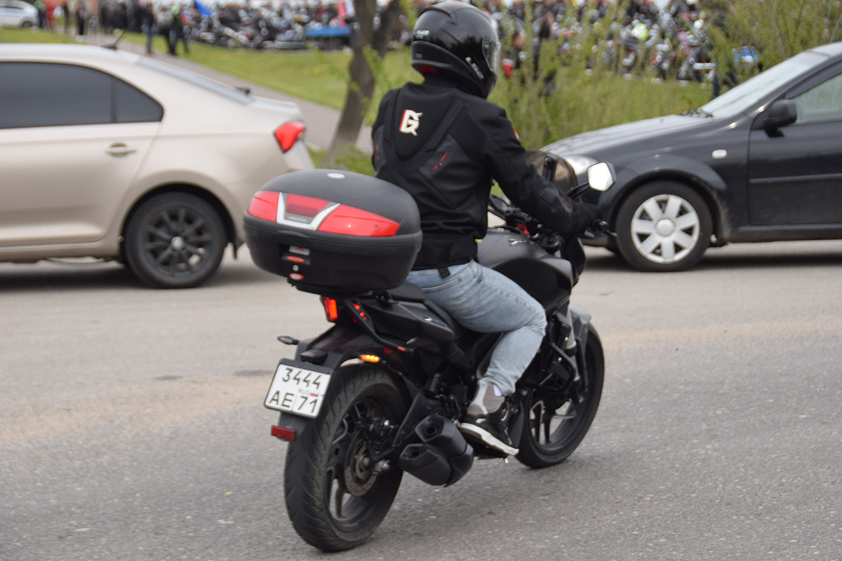 3444 ае 71, Bajaj Bruzer / Dominar 