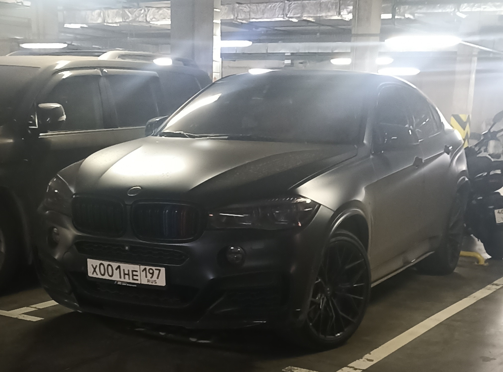 х 001 не 197, BMW X6 