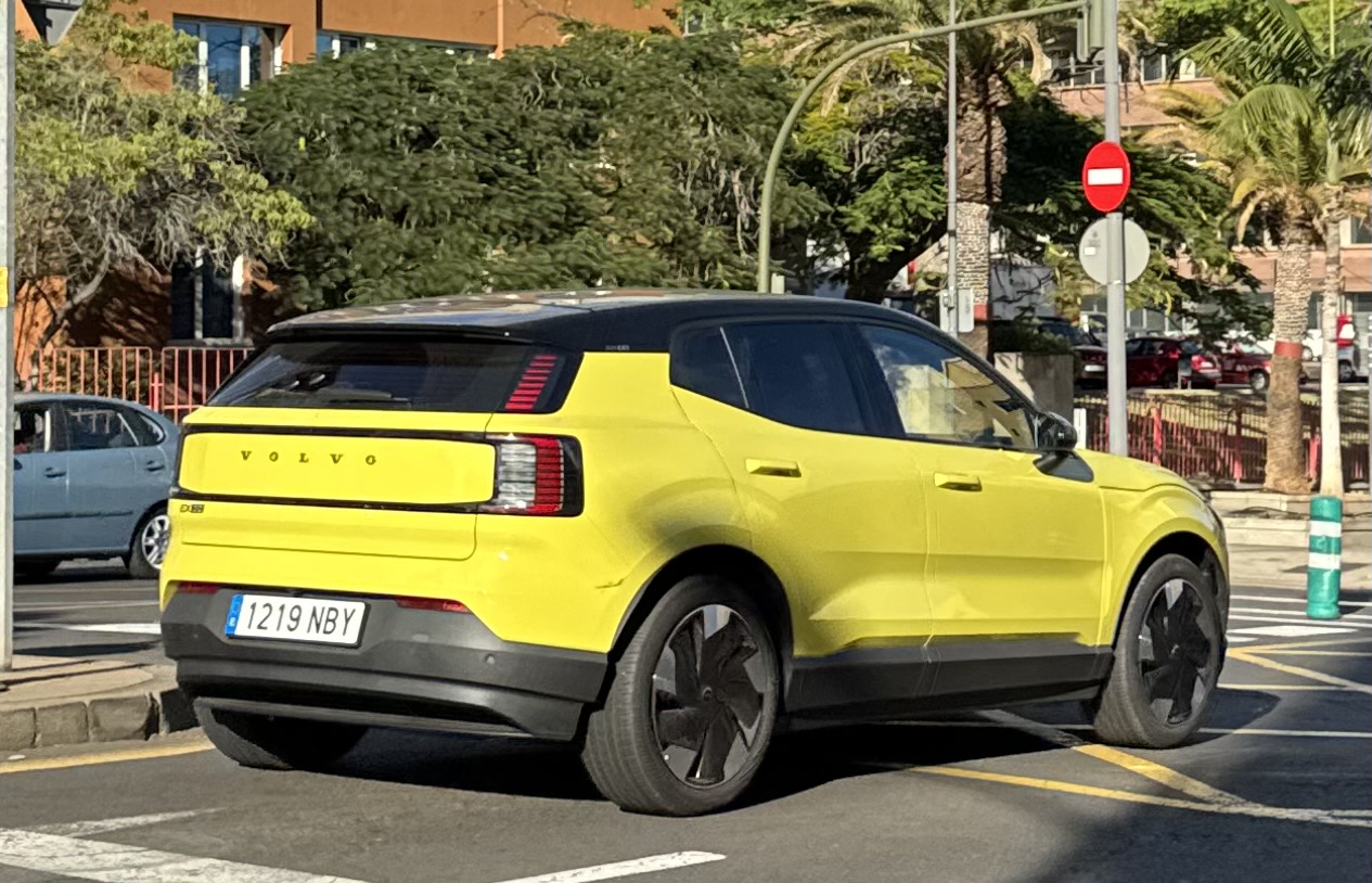 1219 NBY, Volvo EX30 1st gen (SEA2), 2023–