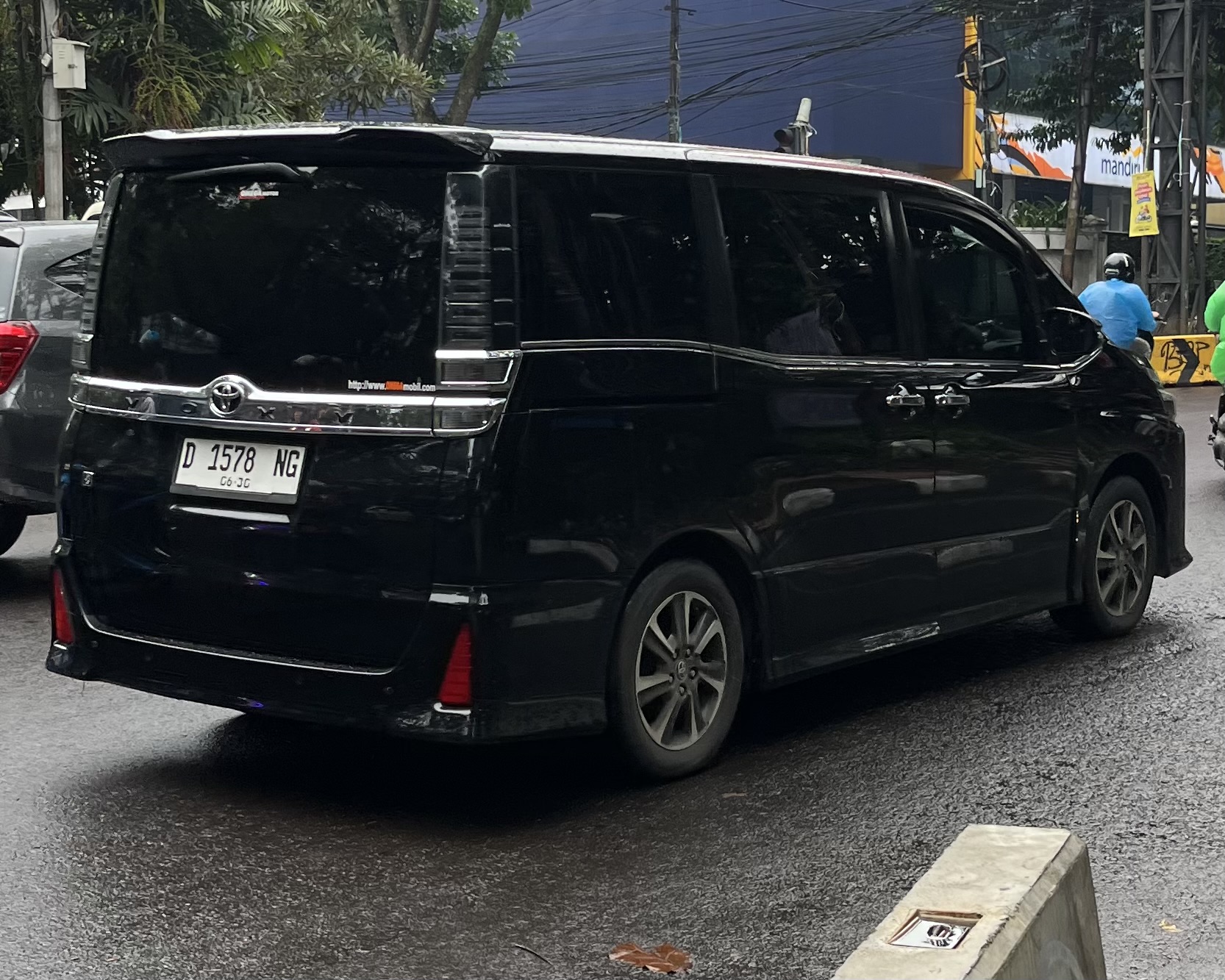 D 1578 NG, Toyota Voxy 3rd gen (R80), 2014–2021