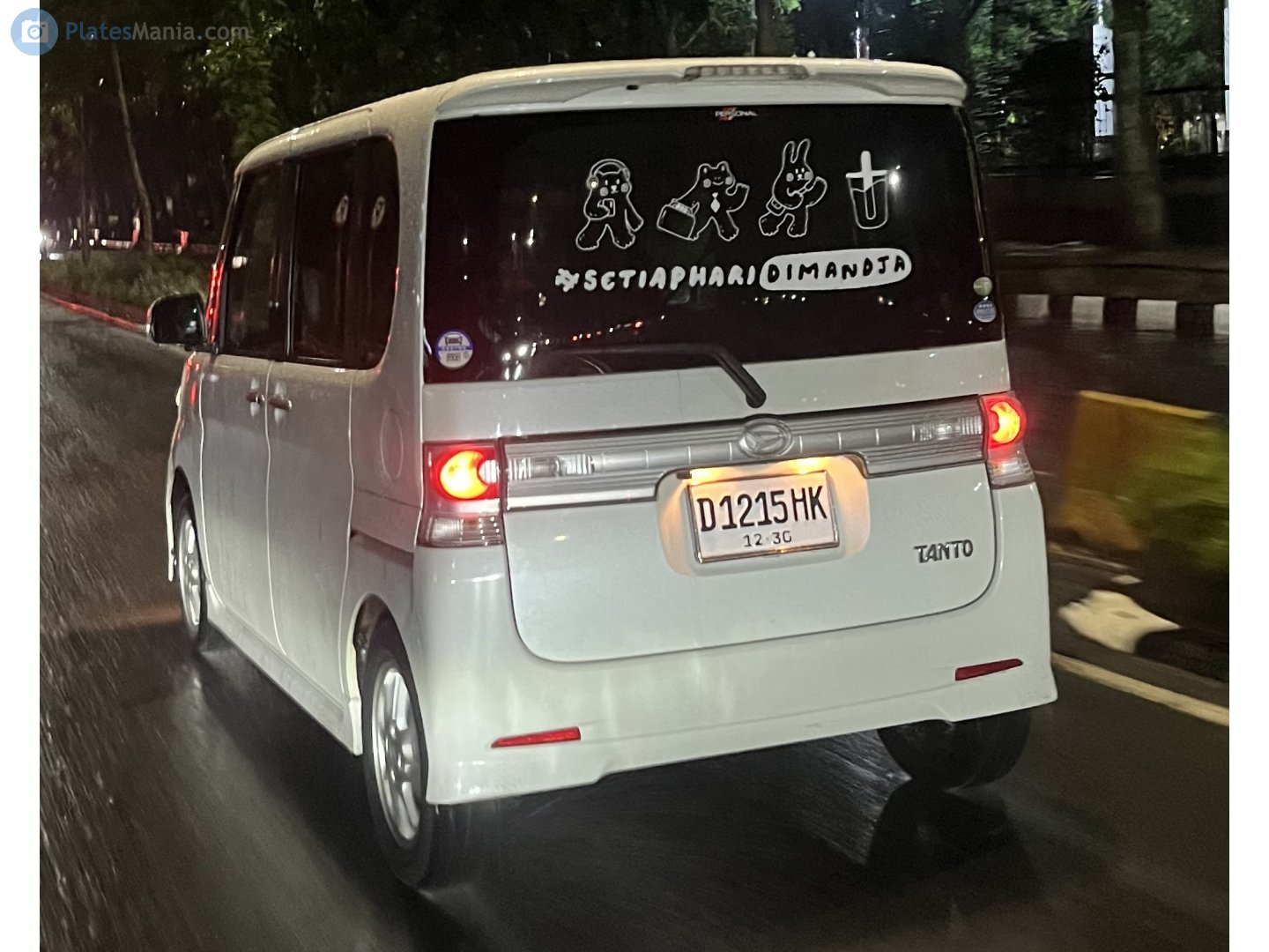 D 1215 HK, Daihatsu Tanto 2nd gen Custom (L385S), 2007–2013