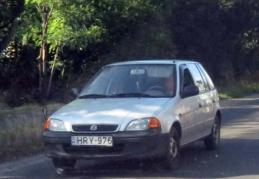 HRY-976, Suzuki Swift 2nd gen 5-door Hatch (SF), facelift, 1996–2004