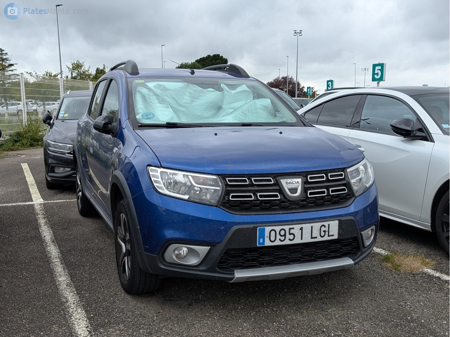 0951 LGL, Dacia Sandero 2nd gen Stepway (B52), facelift, 2016–2020