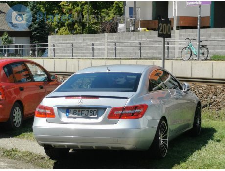 LB FJ 80, Mercedes-Benz E-Klasse