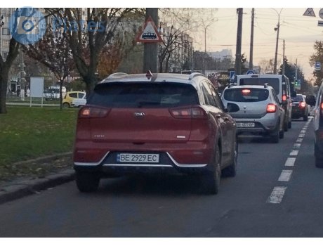 BE 2929 EC, Kia Niro