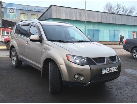 913 AED 18, Mitsubishi Outlander