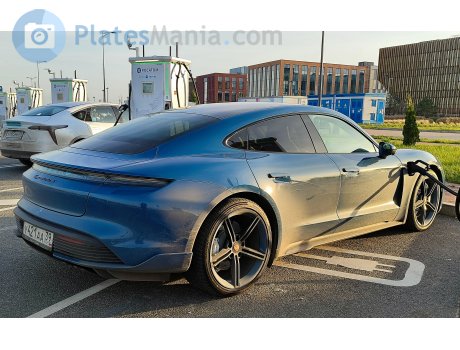 у421аа39, Porsche Taycan