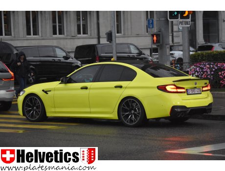 2-DHS-439, BMW M5