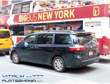 0042 AUD, Toyota Sienna