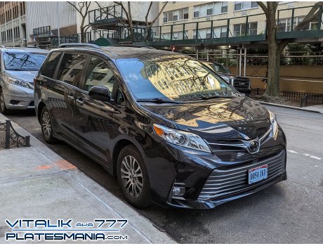 0051 JKD, Toyota Sienna