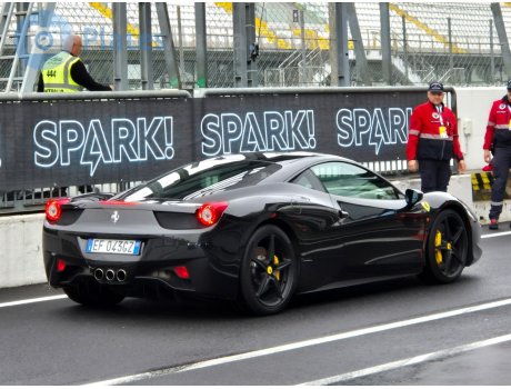 EF 043 GZ, Ferrari 458