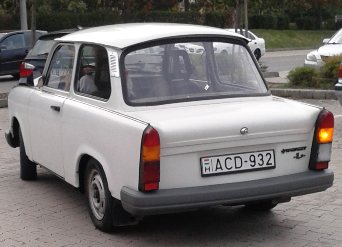 ACD-932, Trabant 1.1 Limousine, 1990–1991