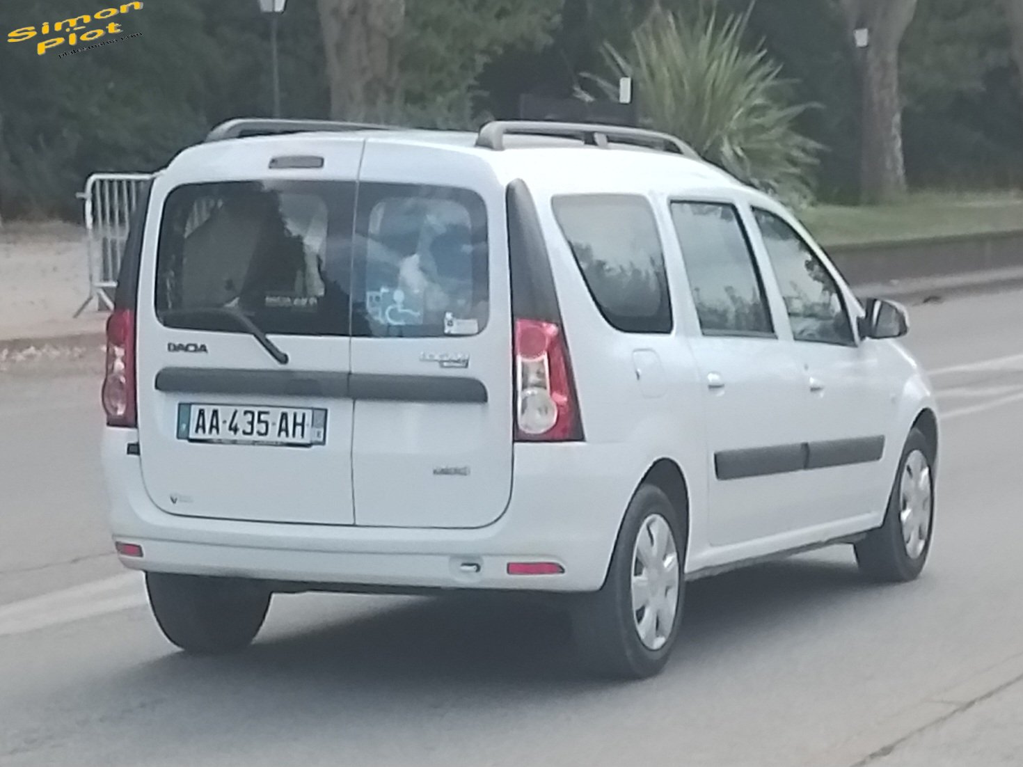 AA-435-AH, Dacia Logan 1st gen MCV (F90), facelift, 2008–2012