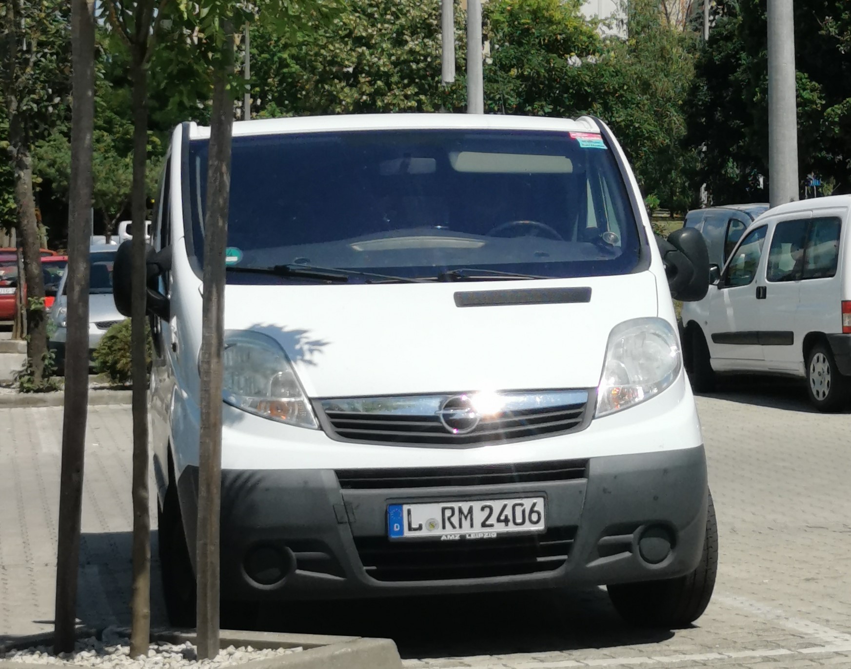 L RM 2406, Opel Vivaro 1st gen Van (A; X83), 2001–2014