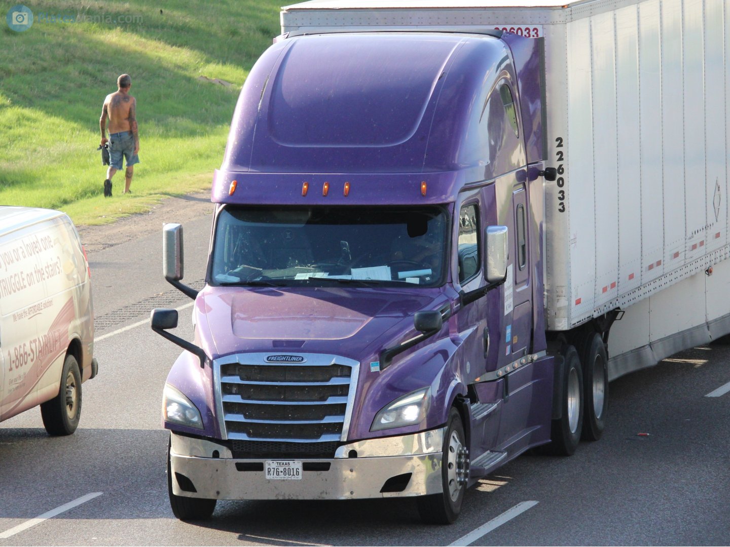 R76-8016, Freightliner Cascadia 3rd/4th gen New Cascadia (2017–)