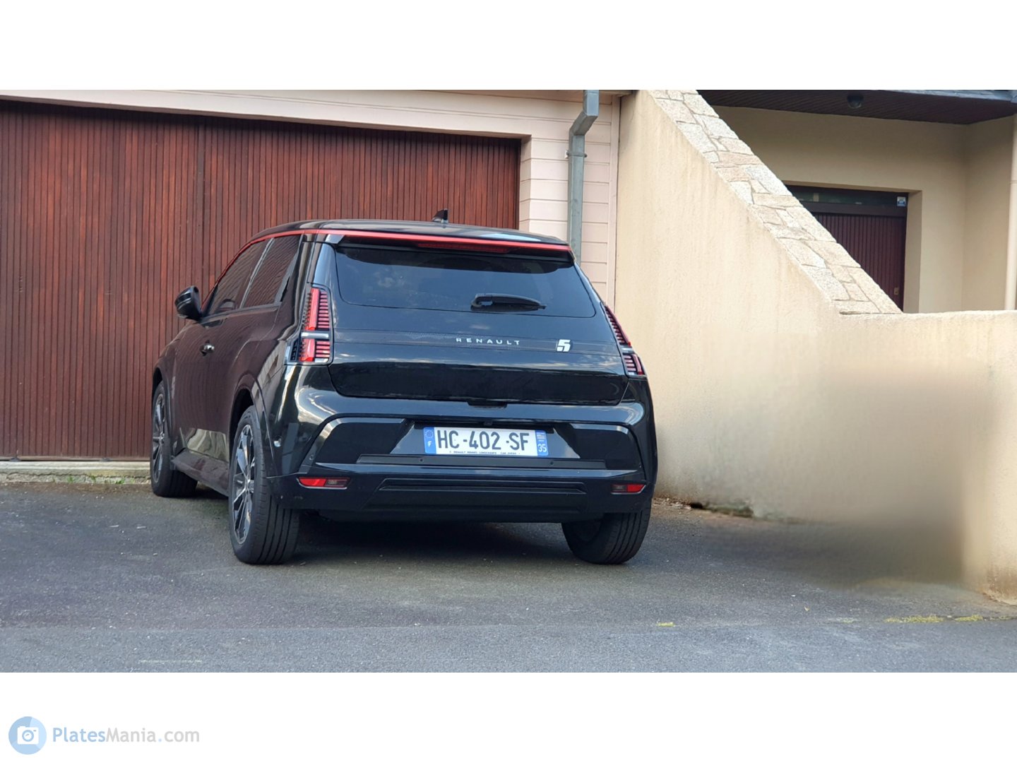 HC-402-SF, Renault 5 3rd gen E-Tech, 2024–