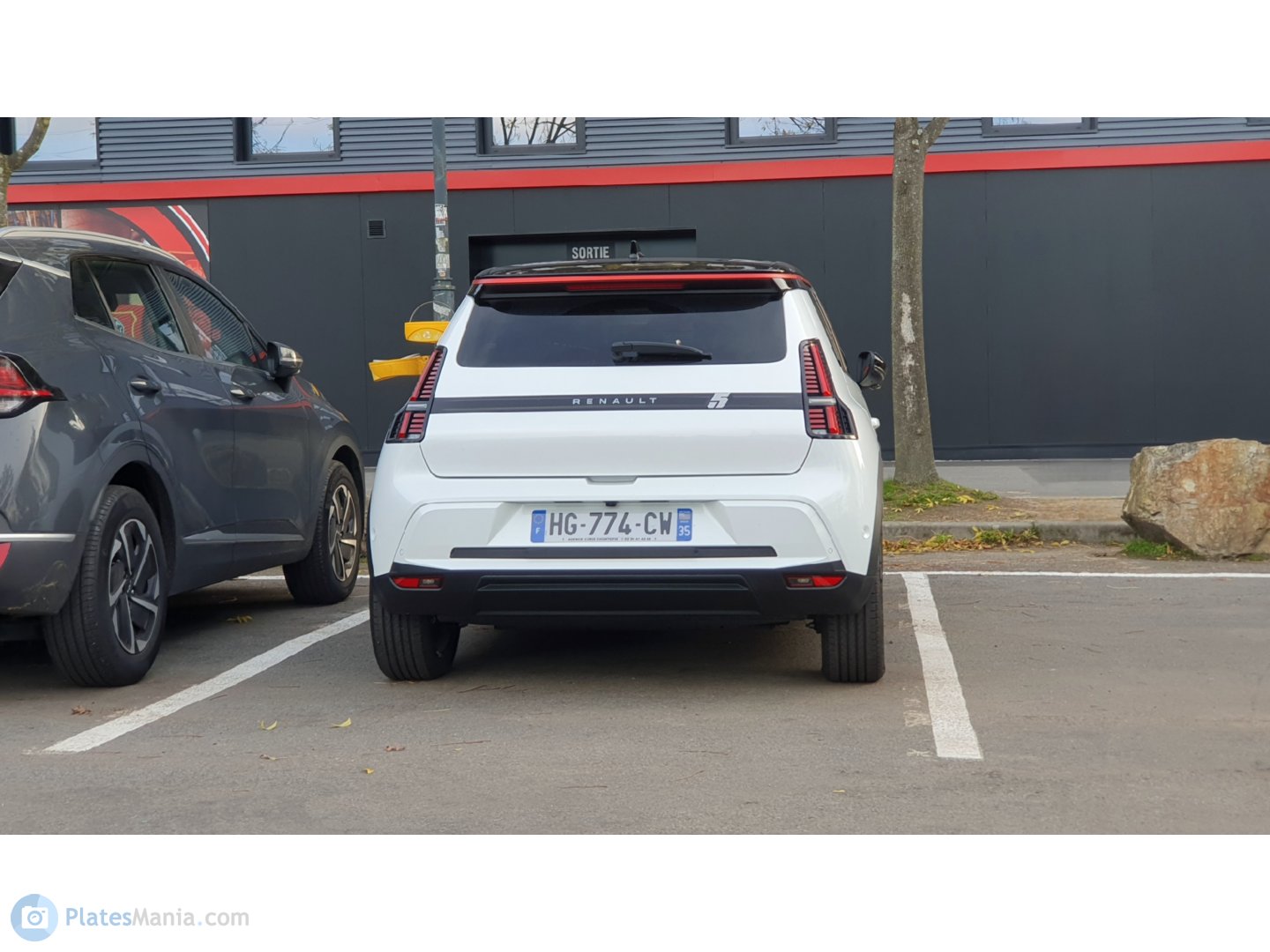 HG-774-CW, Renault 5 3rd gen E-Tech, 2024–