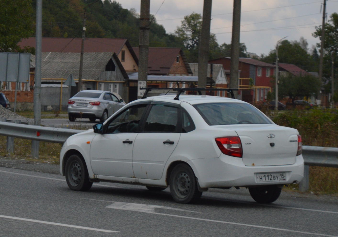 н 112 ву 15, Lada (VAZ) 2190 Granta 2190, 2011–2018
