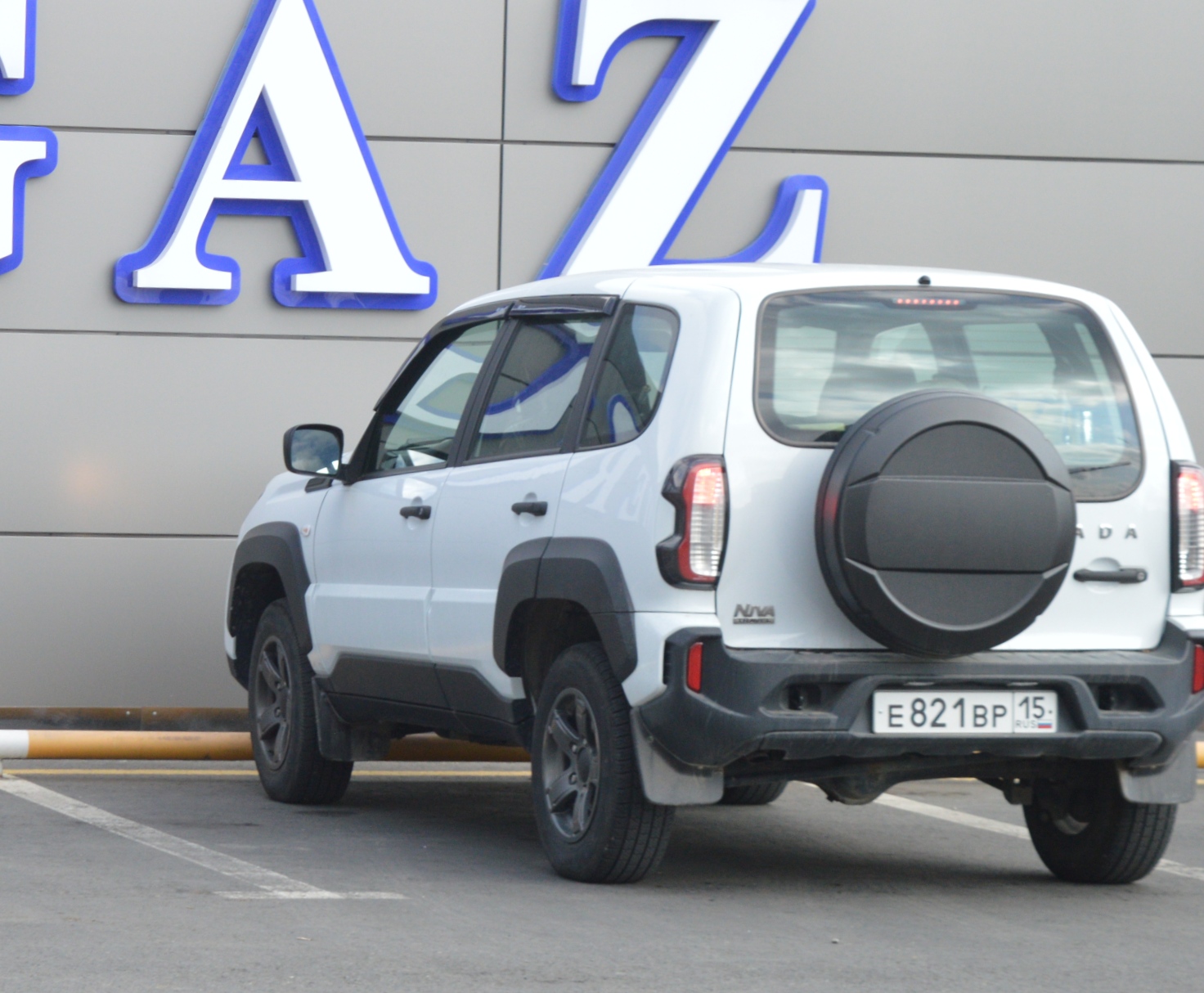 е 821 вр 15, Lada (VAZ) 2123 Niva 1st gen Travel, 2nd facelift, 2020­–