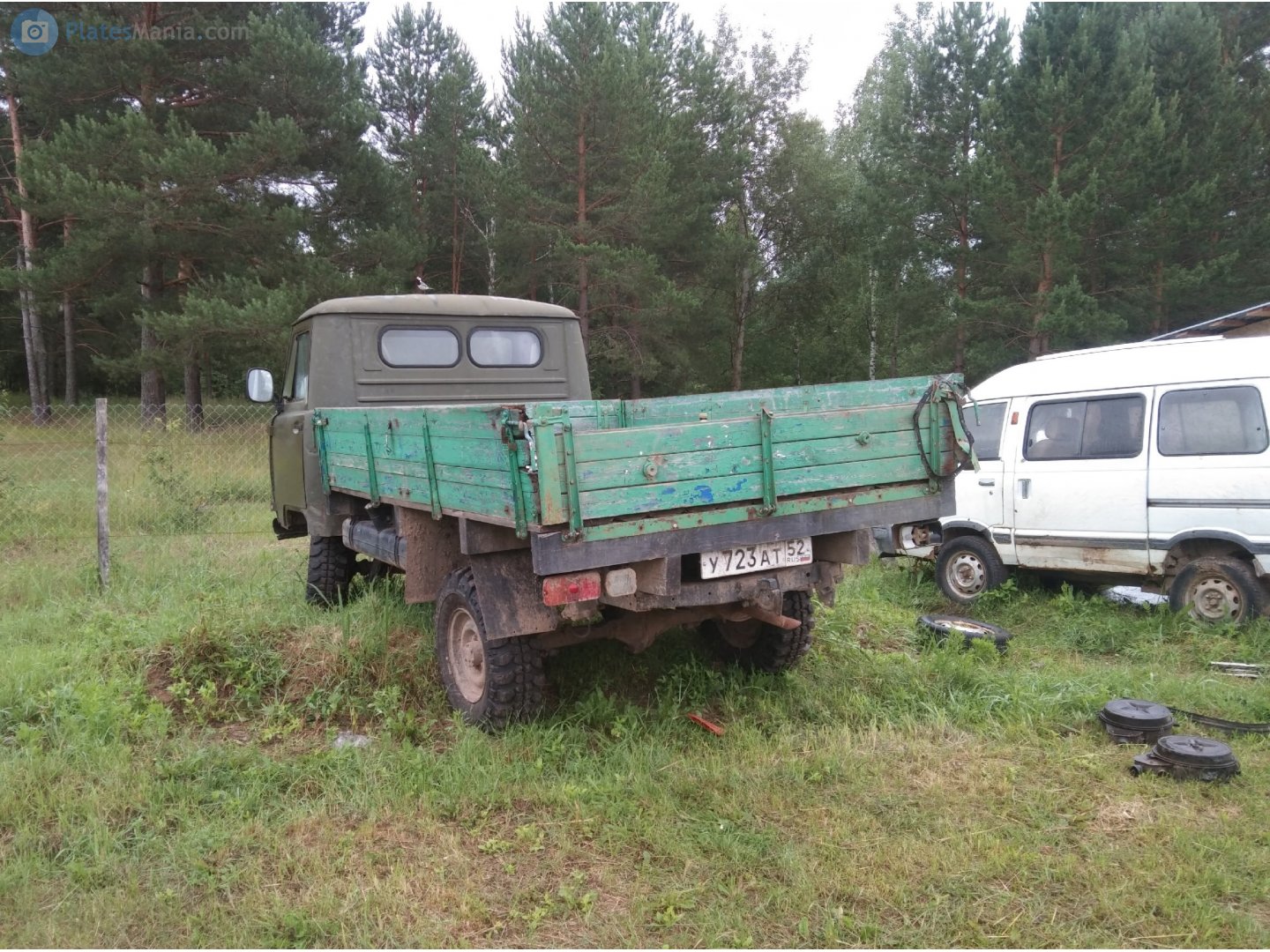 у 723 ат 52, UAZ 452 