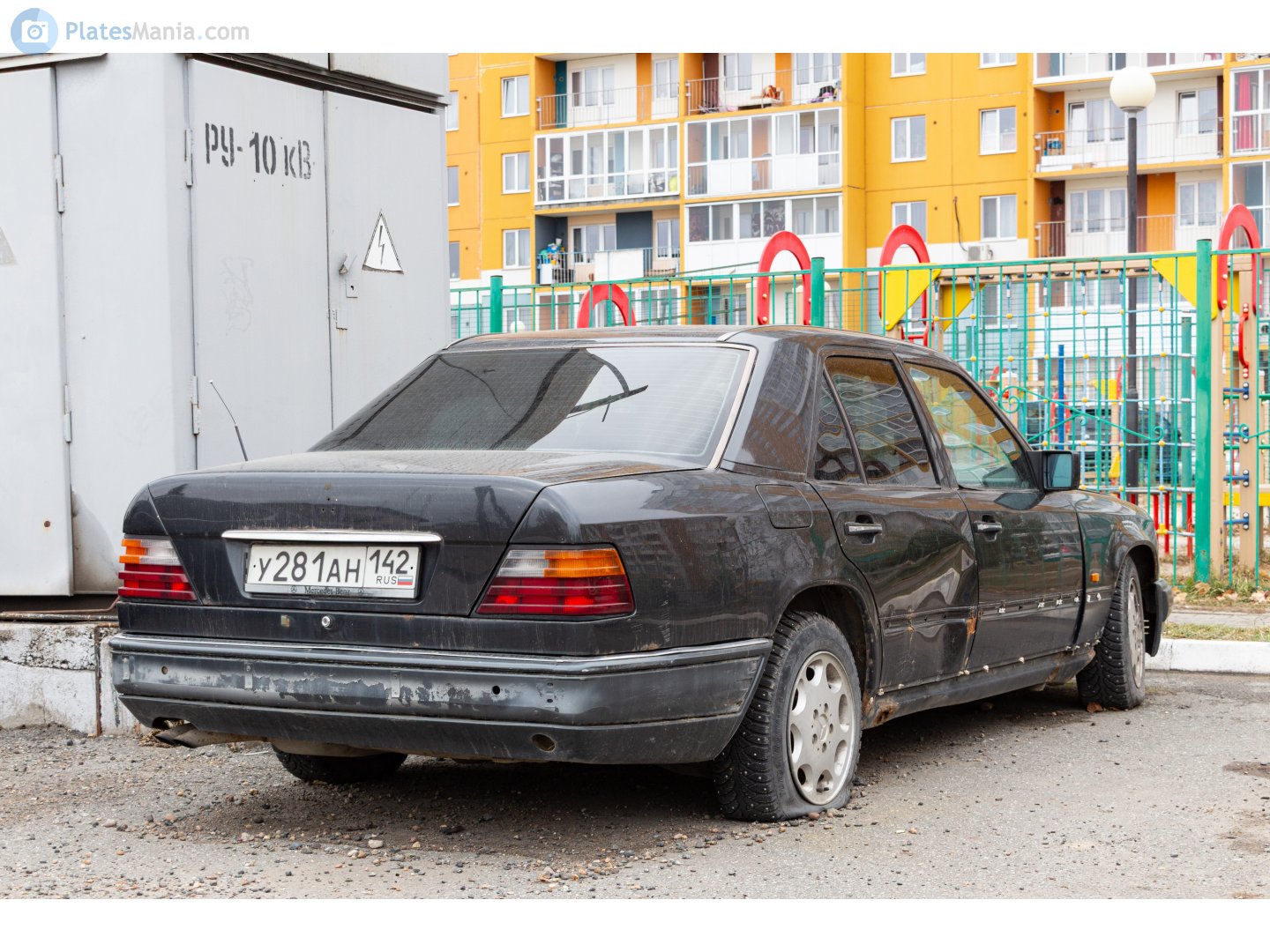 у 281 ан 142, Mercedes-Benz E-Klasse 1st gen Sedan (W124), 1984­–1995