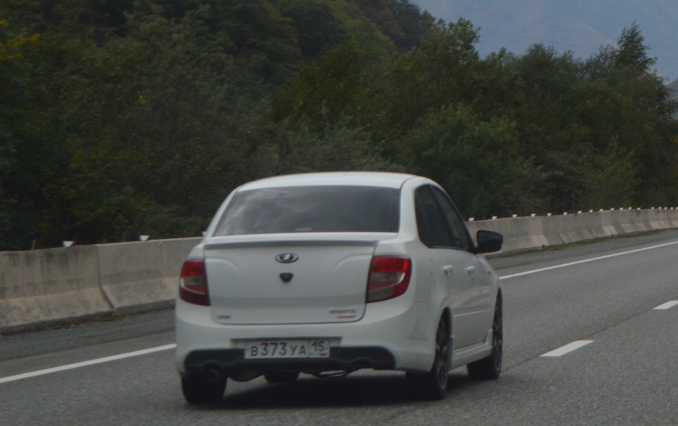 в 373 уа 15, Lada (VAZ) 2190 Granta 