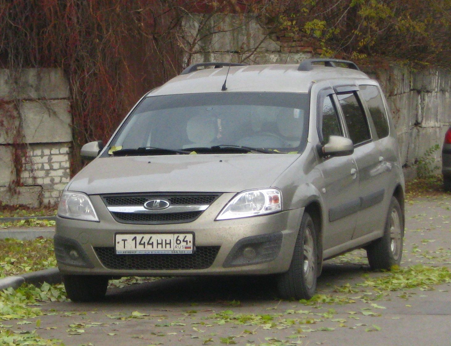 т 144 нн 64, Lada (VAZ) Largus 