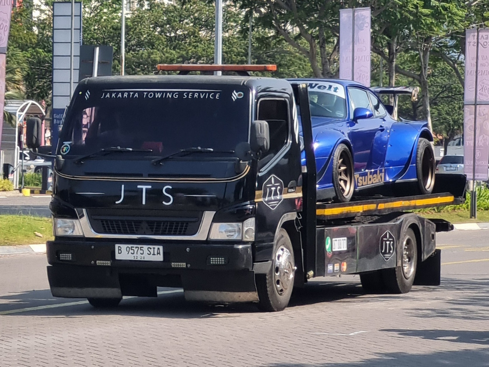 B 9575 SIA, Mitsubishi Fuso Canter 2nd gen (FBA-FEA), 2010–2020