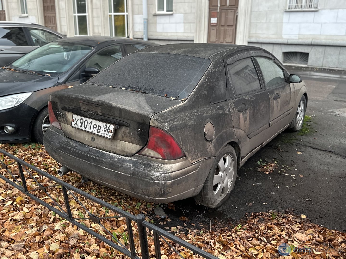 х 901 рв 86, Ford Focus 1st gen Sedan (DFW; C170), 1998–2005 (–2008 for LATAM-market)