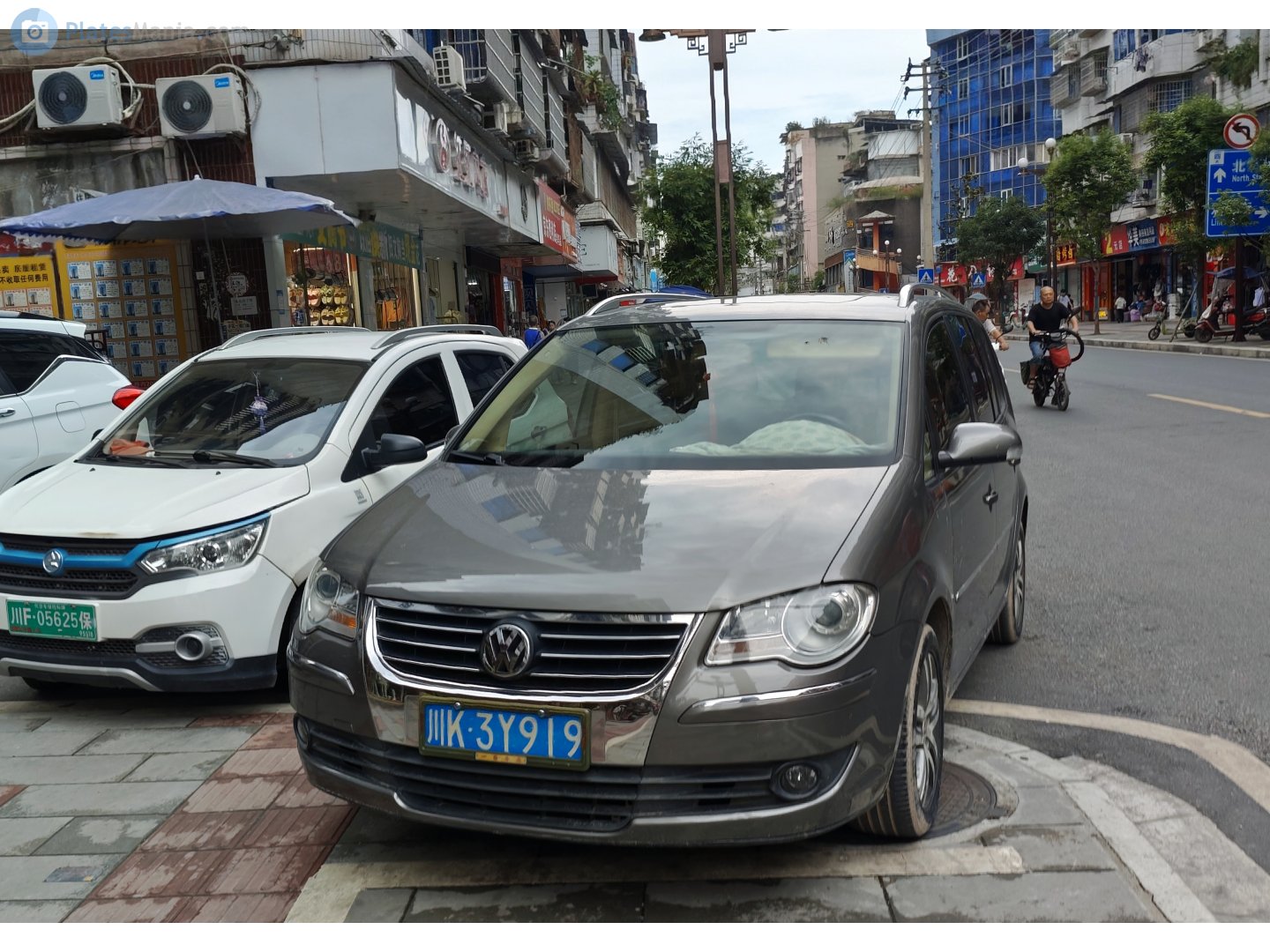 川K·3Y919, Volkswagen Touran 1st gen (1T2), 1st facelift, 2006–2010