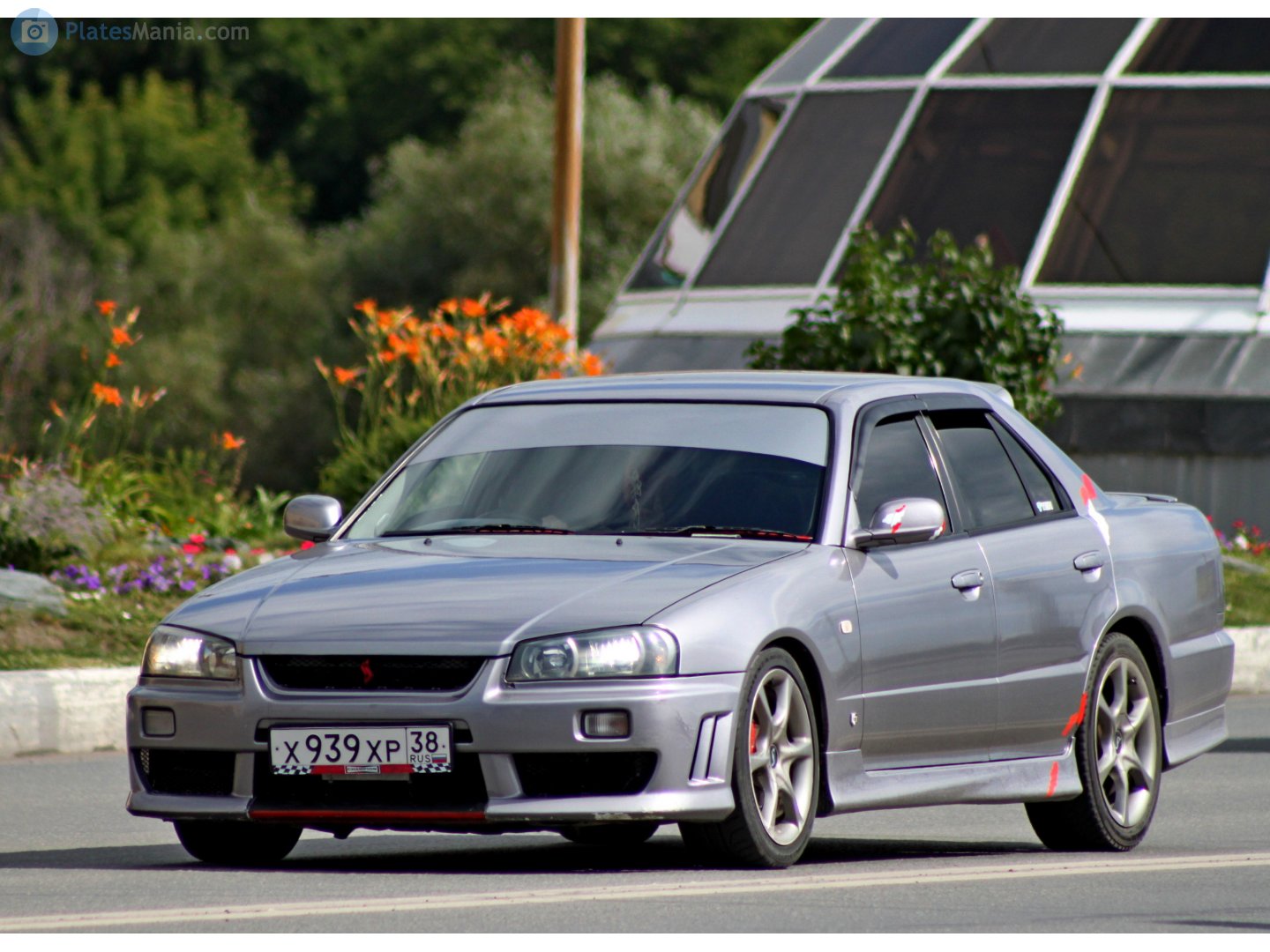 х 939 хр 38, Nissan Skyline 10th gen Sedan (R34), 1998–2001