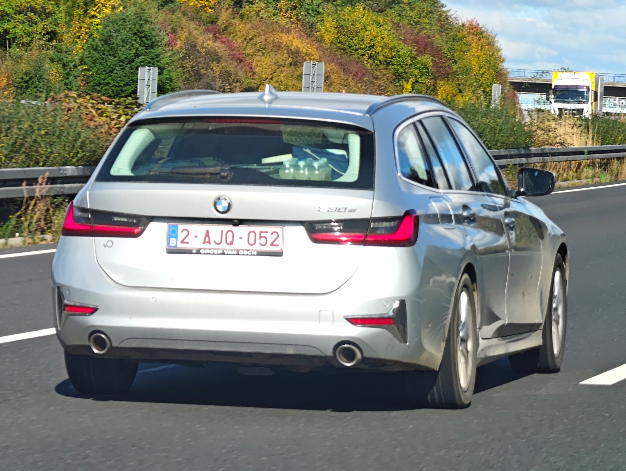 2-AJQ-052, BMW 3 Series 