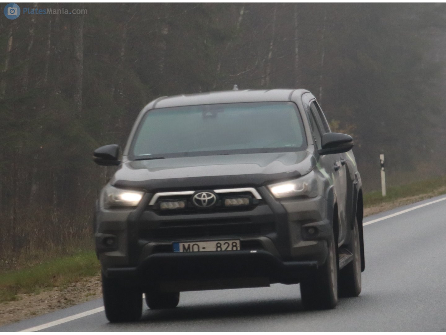 MO-828, Toyota Hilux 8th gen (AN120/AN130), 2015–