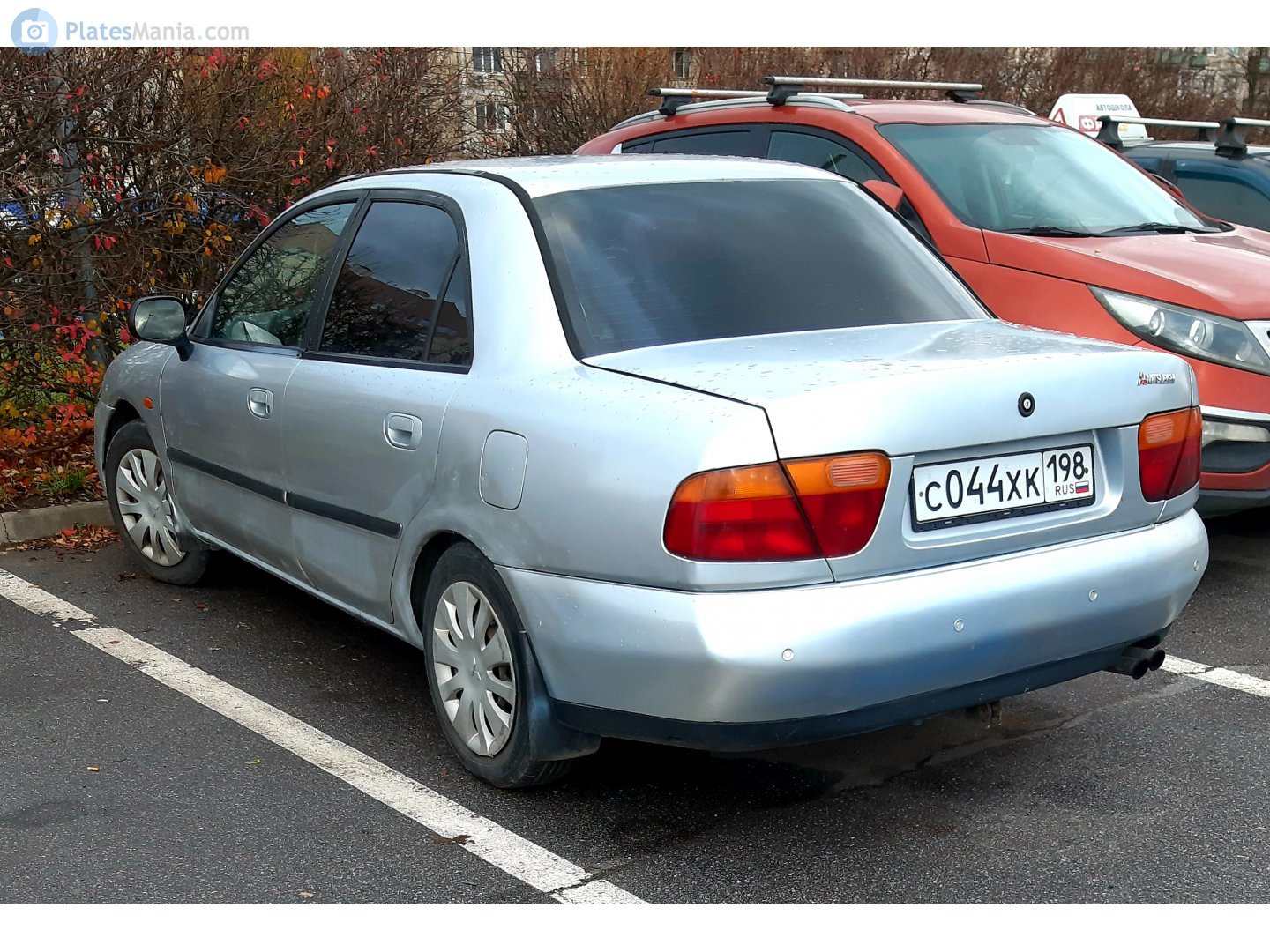 с 044 хк 198, Mitsubishi Carisma 1st gen Sedan (DA1A), 1995–2001