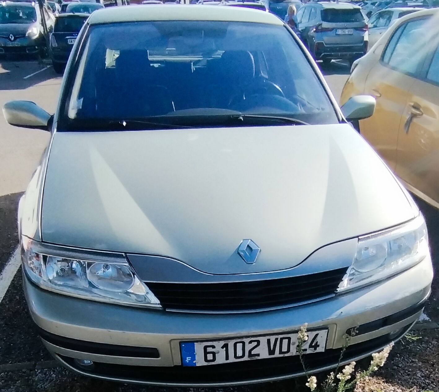 6102 VD 24, Renault Laguna 2nd gen Liftback (X74), 2001–2005